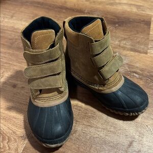 Sorelle Cheyanne Sorel Tan and Black Winter Boots size 12